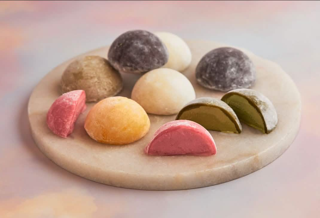 Under 80 Calories Box - 12 Pieces Mochi Ice Cream